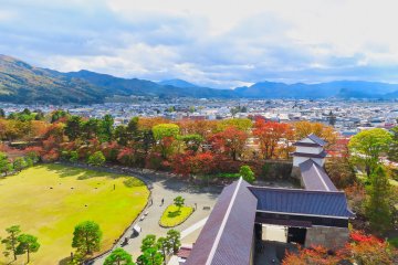 Fall colors at Tsurugajo Castle