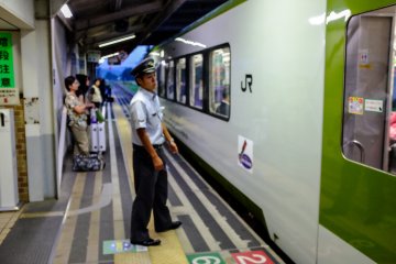 A single carriage car on the Kamaishi Line