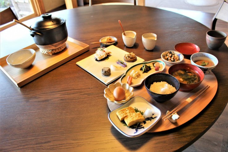 The well-balanced breakfast brings out the best of the local produce
