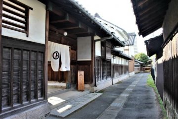 Maruto gives you a glimpse into the life of Edo period soy-sauce masters