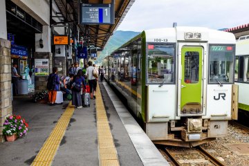 The platform is small but relatively easy to navigate due to the lack of foot traffic