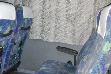 <p>Bus Standard tidak bisa direbahkan, tapi memiliki ruang yang cukup lapang.</p>
