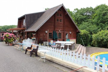The beautiful center house has several facilities inside and out, including the outdoor jacuzzi and swimming pool. 
