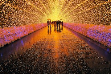 Whilst typically not Christmas themed, illumination events like the Nabana no Sato event add some light and joy to the season