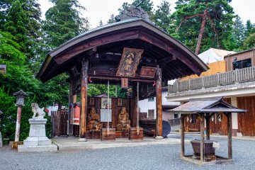 The grounds of the Shrine are very relaxing thanks to the lack of tourist crowds