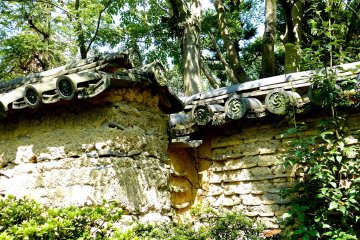 An old and tasteful wall!