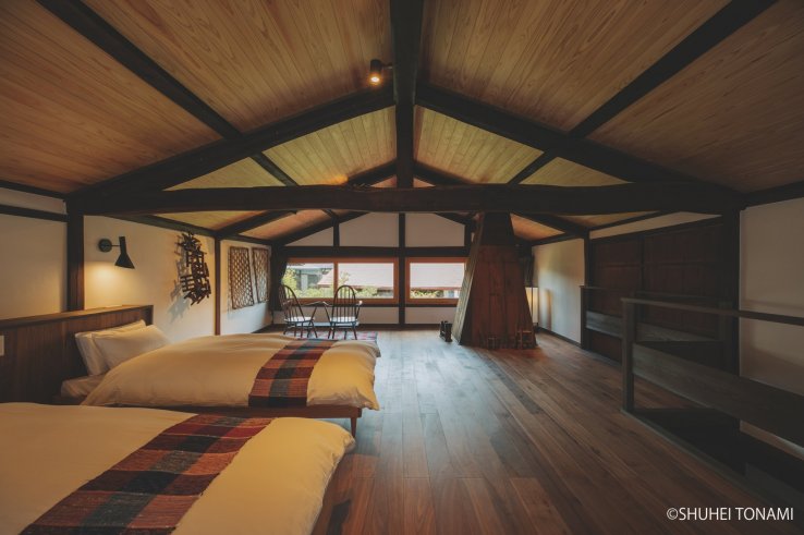 Shibumichi Farmhouse bedroom 
