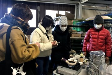 Trying the roasting experience