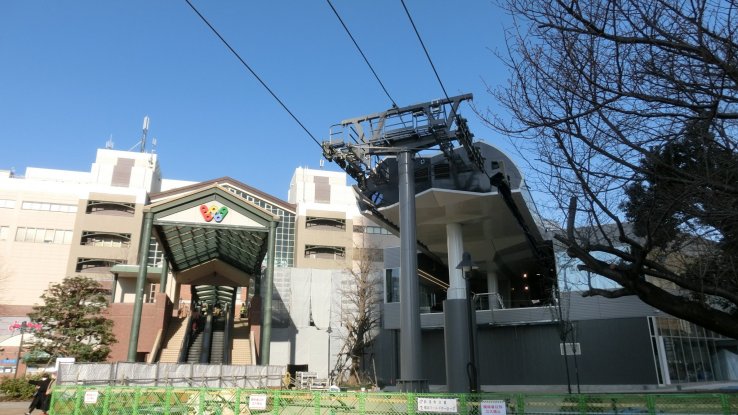 Unga Station is located near Yokohama World Porters.