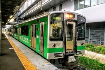 The Echigo Tokimeki Railway's Myoko Haneuma Line also operates here