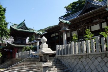 Koso Hachiman Shrine and World Peace Pagoda
