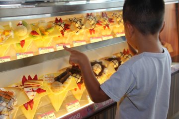 <p>Get your hot dog or ice cream filled crepes or any of more than 50 other variations at Blue Seal Ice Cream in American Village</p>