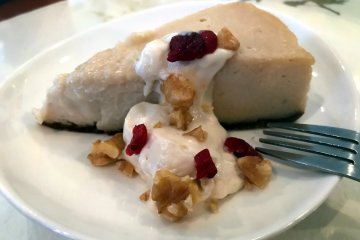 Sake lees cheesecake