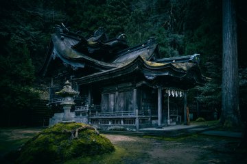 Okamot-Otaki Shrine - Unique Double Rooftop