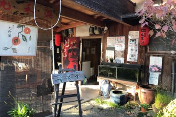 At this restaurant near Kudoyama Station is the sushi-making studio.