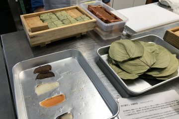 Ingredients for kakinoha-zushi are all on the table