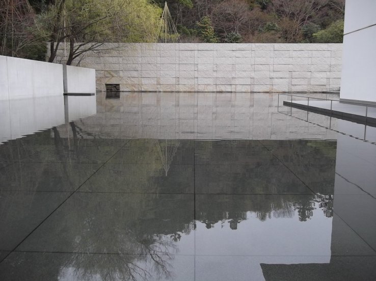 Zen symmetry at the D T Suzuki Museum