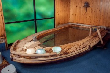 <p>This is the smaller boat-bath, both are designed by the owner and hand built</p>