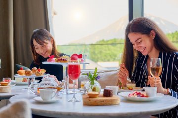 Pierre Hermè Paris Signature Afternoon Tea  2021