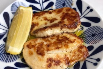 Fried halloumi cheese