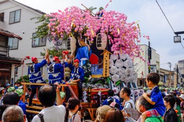 The festival features 10 beautifully coloured Dashi floats