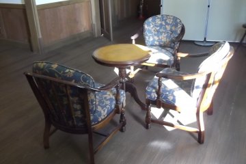 Period furnishing in the house