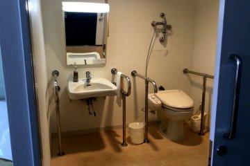 Accessible bathrooms in selected rooms