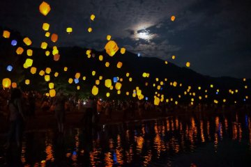 Lake Towada Sky Lantern Festival 2025