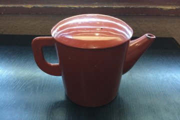 Lacquered soba tsuyu container