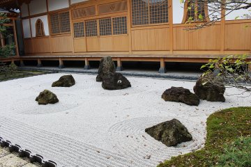 Creating of a stone garden is a form of meditation