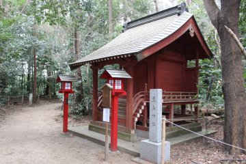 One of the smaller shrines at Washinomiya Stage