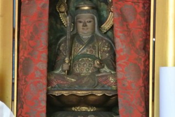 Called "Old Goddess Benzaiten" because of her gray heir
