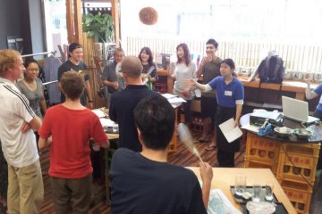 A seminar on sake for foreign nationals