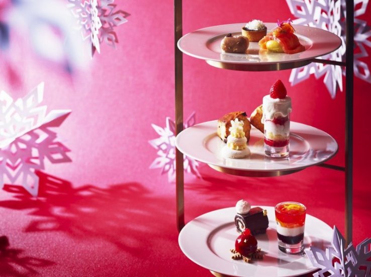 Treat yourself to a Christmas-themed high tea