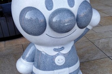 Japan's beloved superhero "Anpanman" greets visitors at the east exit pedestrian deck. Go down the escalator and cross the street to follow a line of Anpanman character statues all the way to the Anpanman Museum!