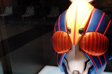 A Kamen Rider helmet acts as an advertisement for the manga museum in Ishinomaki City.