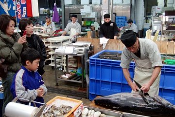 Filleting a yellowtail