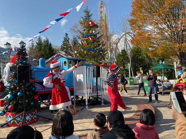 Fun Christmas-themed performances will feature at the event