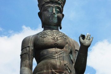 Sekai-heiwa Kannon