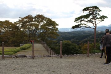 The summit is spacious and has places to rest or eat at