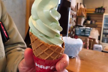 Olive soft-cream