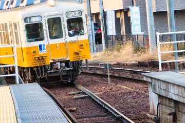 Kotoden train to Ritsurin Garden