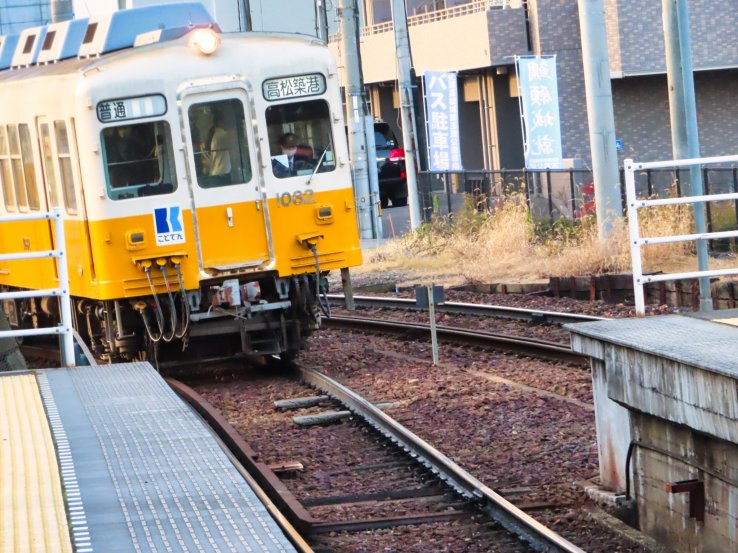 Kotoden train to Ritsurin Garden