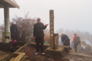 Rey at the summit
