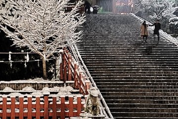 The grand stairway leading up to the Honden.