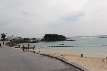 <p>Deeper waters can be found at the southern end of the beach</p>