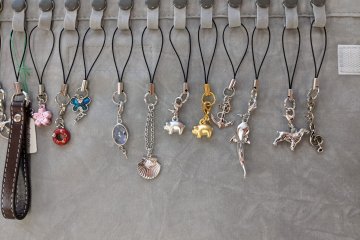 A selection of accessories for pearls. Pearl Miki offers many more.