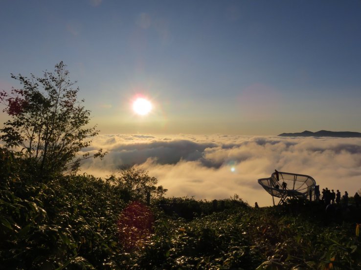 Sunrise over the Unkai, a sea of clouds