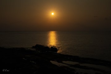 Kubura Bari, another perfect spot to watch the sun set, offers a serene and uncrowded experience.