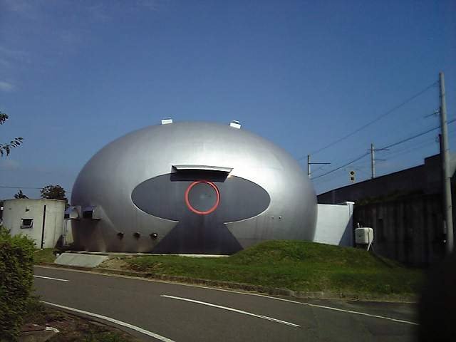 Kubiki Station in Niigata looks like a spaceship from the back